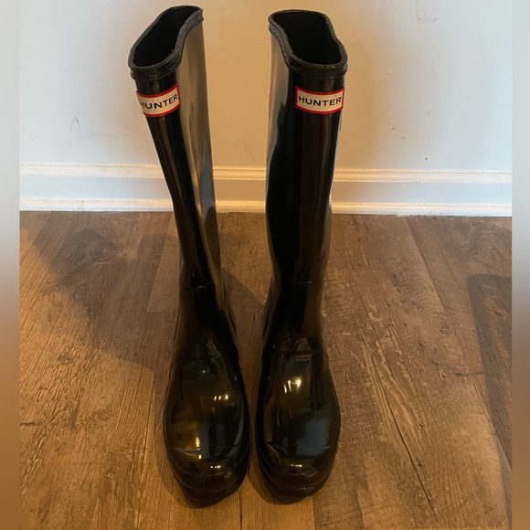 Black tall glossy Hunter rainboots - Picture 2 of 6